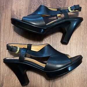 Sofft NWOT Black Leather Slingback Heeled Sandals 7M 7 M